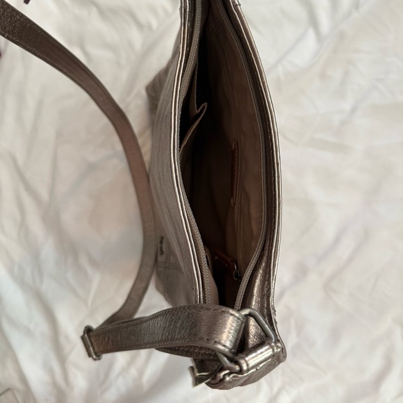 EUC The Sak De Young Crossbody - Picture 4 of 4